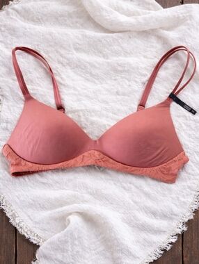 NWT Aerie Real Sunnie Wireless Lace Push Up Bra Size 34A